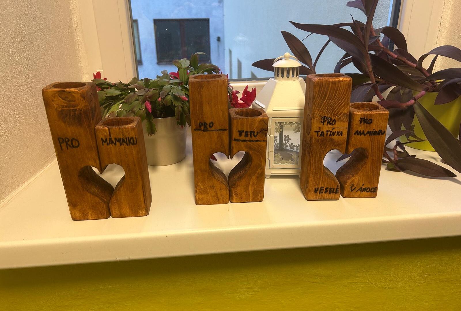 Předvánoční práce v dílnách